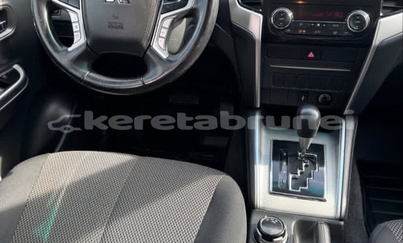 Buy Used Mitsubishi L200 White Car in Bandar Seri Begawan in Brunei-Muara Buy Used Mitsubishi L200 White Car in Bandar Seri Begawan in Brunei-Muara