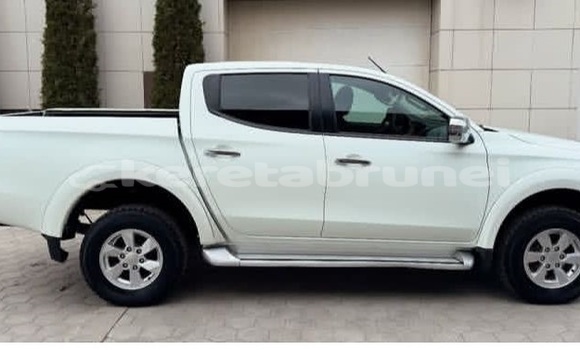 Buy Used Mitsubishi L200 White Car in Bandar Seri Begawan in Brunei-Muara Buy Used Mitsubishi L200 White Car in Bandar Seri Begawan in Brunei-Muara