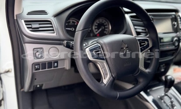 Buy Used Mitsubishi L200 White Car in Bandar Seri Begawan in Brunei-Muara Buy Used Mitsubishi L200 White Car in Bandar Seri Begawan in Brunei-Muara