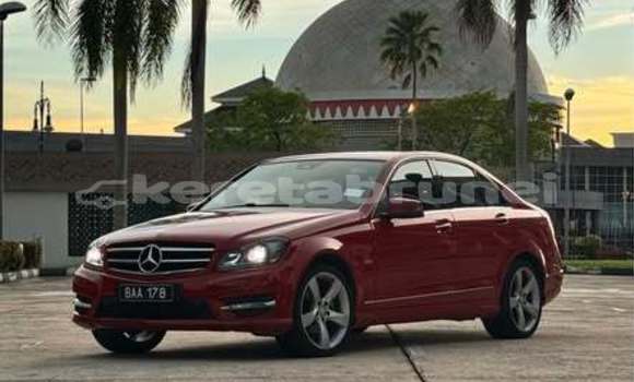 Buy Used Mercedes Viano Red Car in Bandar Seri Begawan in Brunei-Muara Buy Used Mercedes Viano Red Car in Bandar Seri Begawan in Brunei-Muara