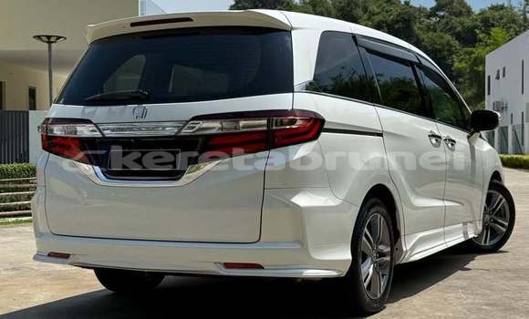 Buy Used Honda Odyssey White Car in Bandar Seri Begawan in Brunei-Muara Buy Used Honda Odyssey White Car in Bandar Seri Begawan in Brunei-Muara