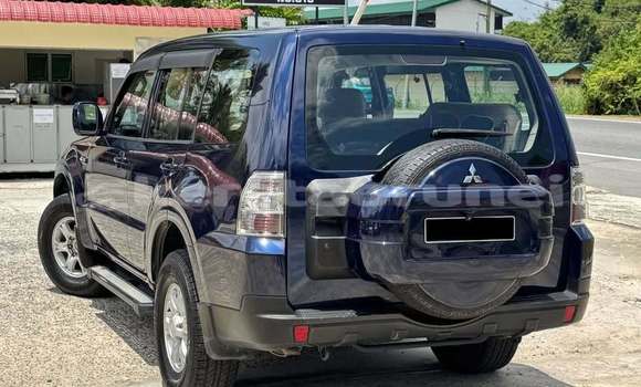 Buy Used Mitsubishi Pajero Blue Car in Bandar Seri Begawan in Brunei-Muara Buy Used Mitsubishi Pajero Blue Car in Bandar Seri Begawan in Brunei-Muara