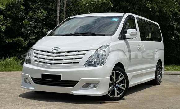 Buy Used Hyundai H1 White Car in Bandar Seri Begawan in Brunei-Muara