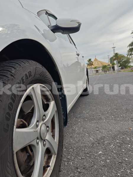Big with watermark kia cerato belait seria 7872