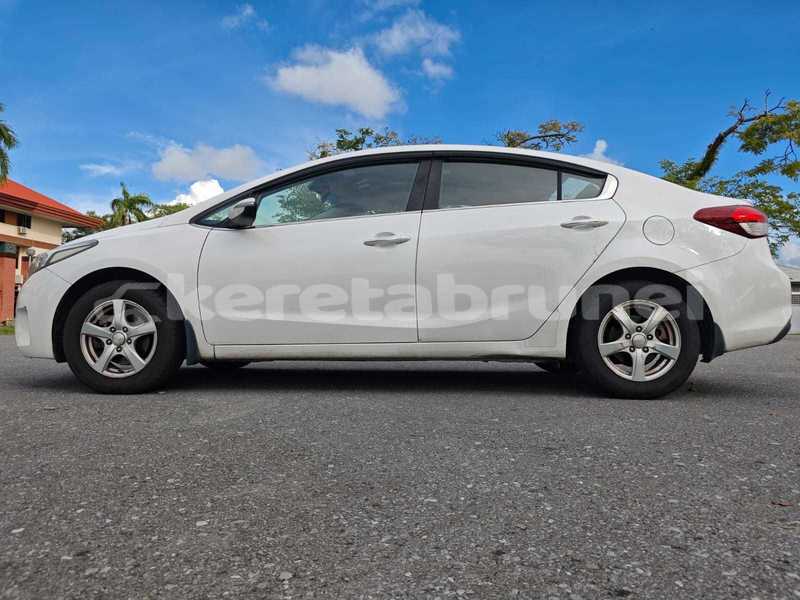 Big with watermark kia cerato belait seria 7872