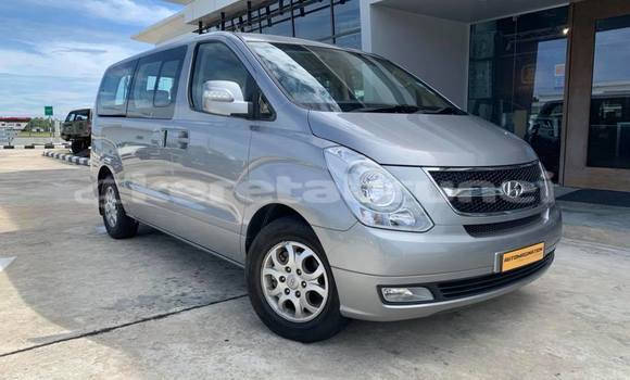 Buy Used Hyundai H1 Silver Car in Bandar Seri Begawan in Brunei-Muara