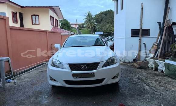 Buy Used Lexus IS White Car in Bandar Seri Begawan in Brunei-Muara Buy Used Lexus IS White Car in Bandar Seri Begawan in Brunei-Muara