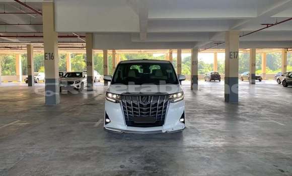 Buy Used Toyota Alphard White Car in Bandar Seri Begawan in Brunei-Muara