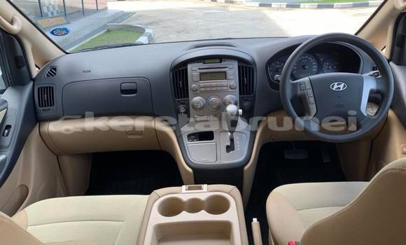 Buy Used Hyundai H1 Silver Car in Bandar Seri Begawan in Brunei-Muara Buy Used Hyundai H1 Silver Car in Bandar Seri Begawan in Brunei-Muara