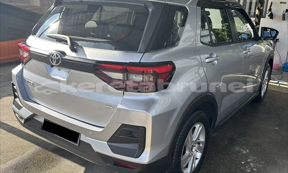 Buy Used Toyota Ractis Silver Car in Kuala Belait in Belait Buy Used Toyota Ractis Silver Car in Kuala Belait in Belait