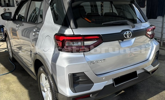 Buy Used Toyota Ractis Silver Car in Kuala Belait in Belait Buy Used Toyota Ractis Silver Car in Kuala Belait in Belait
