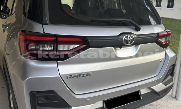 Buy Used Toyota Ractis Silver Car in Kuala Belait in Belait Buy Used Toyota Ractis Silver Car in Kuala Belait in Belait