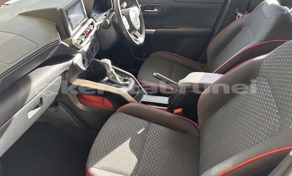 Buy Used Toyota Ractis Silver Car in Kuala Belait in Belait Buy Used Toyota Ractis Silver Car in Kuala Belait in Belait