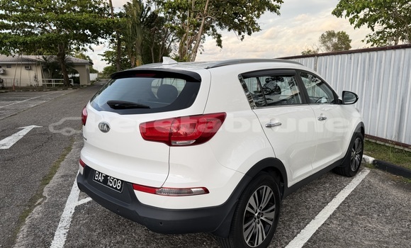 Buy Used Kia Sportage White Car in Bandar Seri Begawan in Brunei-Muara Buy Used Kia Sportage White Car in Bandar Seri Begawan in Brunei-Muara