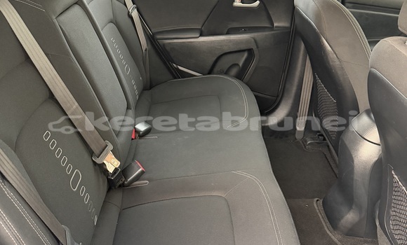 Buy Used Kia Sportage White Car in Bandar Seri Begawan in Brunei-Muara Buy Used Kia Sportage White Car in Bandar Seri Begawan in Brunei-Muara