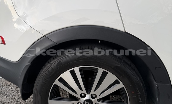 Buy Used Kia Sportage White Car in Bandar Seri Begawan in Brunei-Muara Buy Used Kia Sportage White Car in Bandar Seri Begawan in Brunei-Muara