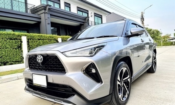 Buy Used Toyota Yaris Silver Car in Kuala Belait in Belait