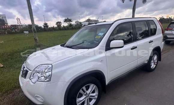 Buy Used Nissan X–Trail White Car in Kuala Belait in Belait