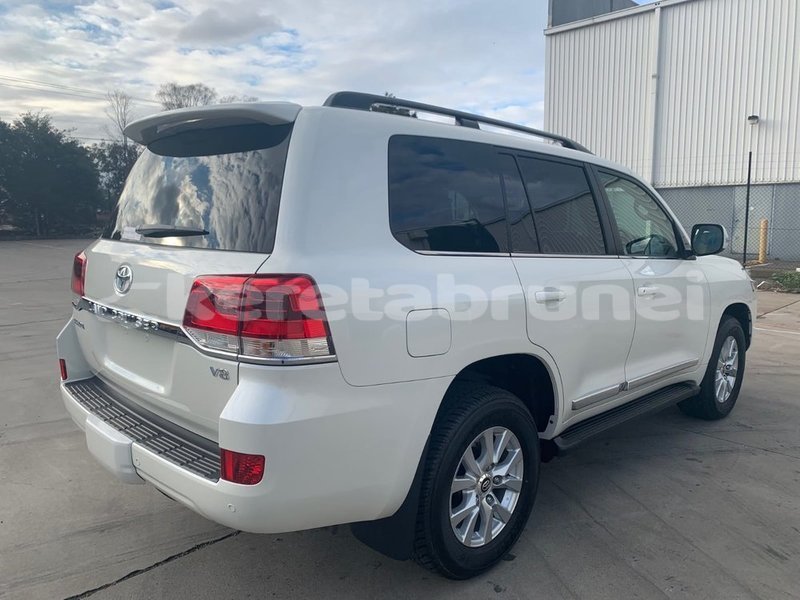Big with watermark toyota land cruiser brunei muara bandar seri begawan 7954