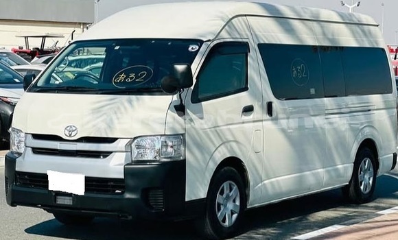 Buy Used Toyota Hiace White Car in Bandar Seri Begawan in Brunei-Muara