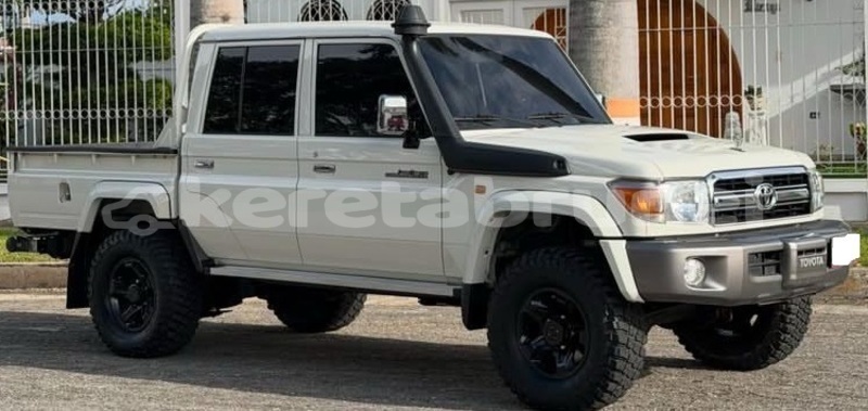 Big with watermark toyota land cruiser brunei muara bandar seri begawan 7970