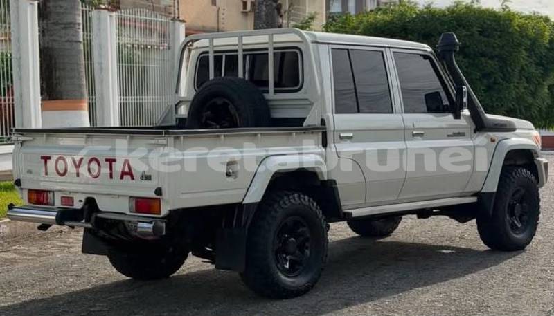 Big with watermark toyota land cruiser brunei muara bandar seri begawan 7970