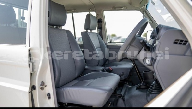 Big with watermark toyota land cruiser brunei muara bandar seri begawan 7970