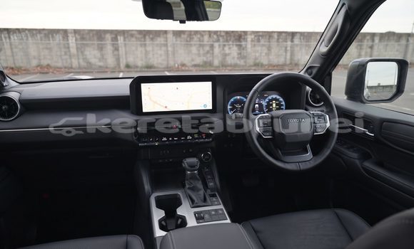 Buy Used Toyota Land Cruiser Prado Black Car in Bandar Seri Begawan in Brunei-Muara Buy Used Toyota Land Cruiser Prado Black Car in Bandar Seri Begawan in Brunei-Muara
