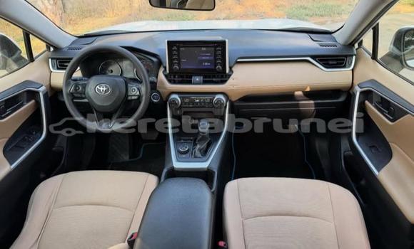 Buy Used Toyota RAV4 White Car in Bandar Seri Begawan in Brunei-Muara Buy Used Toyota RAV4 White Car in Bandar Seri Begawan in Brunei-Muara