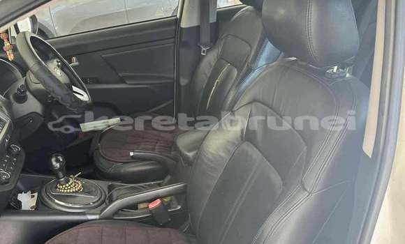 Buy Used Kia Carnival White Car in Bandar Seri Begawan in Brunei-Muara Buy Used Kia Carnival White Car in Bandar Seri Begawan in Brunei-Muara