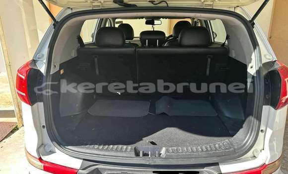 Buy Used Kia Carnival White Car in Bandar Seri Begawan in Brunei-Muara Buy Used Kia Carnival White Car in Bandar Seri Begawan in Brunei-Muara