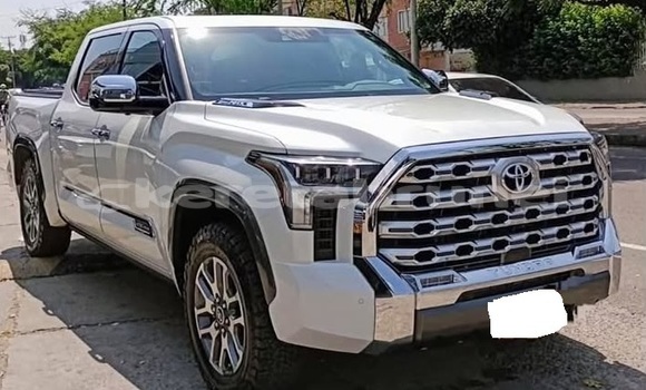 Buy Used Toyota Tundra White Car in Bandar Seri Begawan in Brunei-Muara