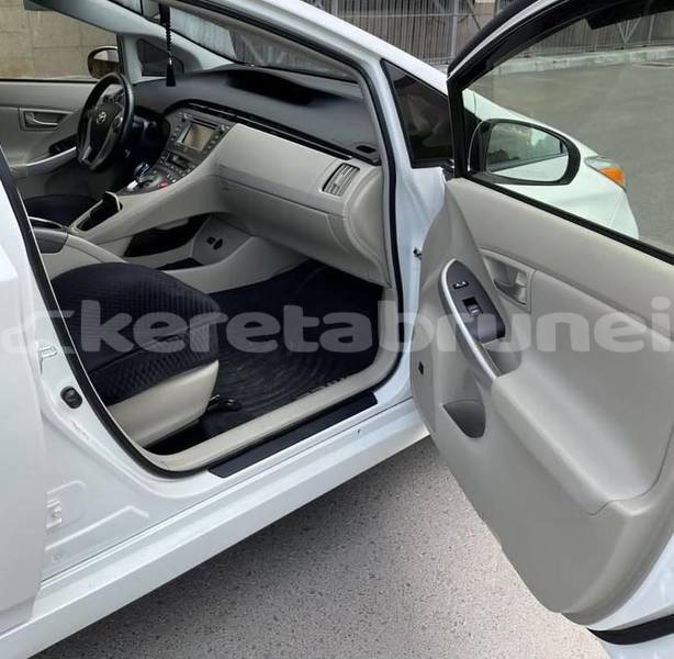 Big with watermark toyota prius brunei muara bandar seri begawan 8022
