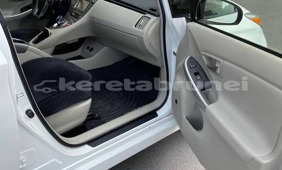 Buy Used Toyota Prius White Car in Bandar Seri Begawan in Brunei-Muara Buy Used Toyota Prius White Car in Bandar Seri Begawan in Brunei-Muara