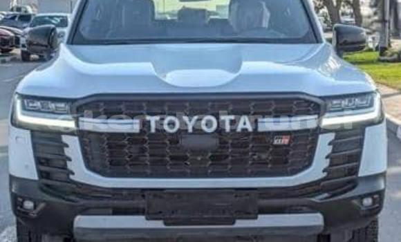 Buy Used Toyota Land Cruiser White Car in Bandar Seri Begawan in Brunei-Muara Buy Used Toyota Land Cruiser White Car in Bandar Seri Begawan in Brunei-Muara