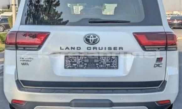 Buy Used Toyota Land Cruiser White Car in Bandar Seri Begawan in Brunei-Muara Buy Used Toyota Land Cruiser White Car in Bandar Seri Begawan in Brunei-Muara