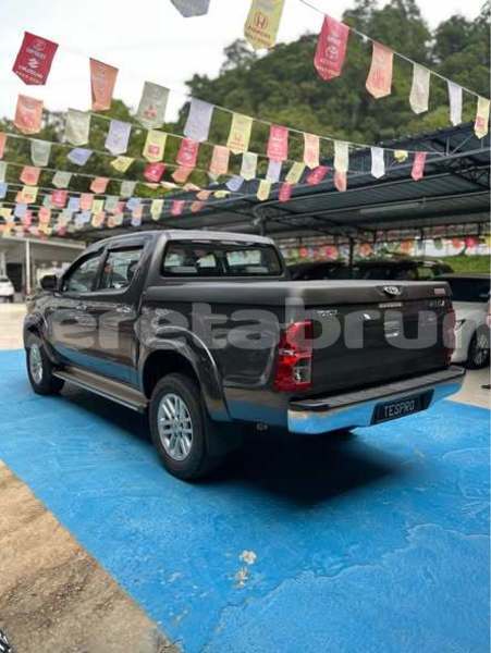Big with watermark toyota hilux brunei muara bandar seri begawan 8061