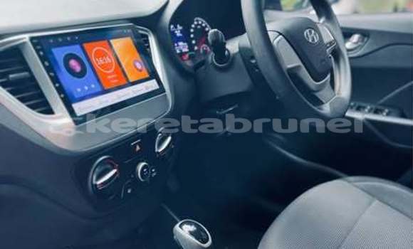 Buy Used Hyundai Verna Red Car in Bandar Seri Begawan in Brunei-Muara Buy Used Hyundai Verna Red Car in Bandar Seri Begawan in Brunei-Muara