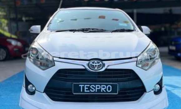 Buy Used Toyota WiLL White Car in Bandar Seri Begawan in Brunei-Muara