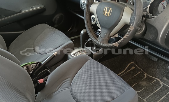 Buy Used Honda Jazz White Car in Bandar Seri Begawan in Brunei-Muara Buy Used Honda Jazz White Car in Bandar Seri Begawan in Brunei-Muara