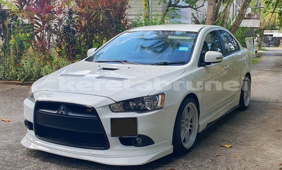 Buy Used Mitsubishi Lancer White Car in Bandar Seri Begawan in Brunei-Muara