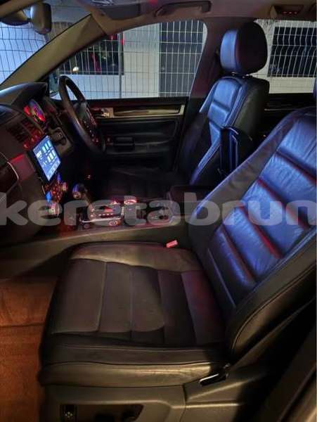 Big with watermark volkswagen touareg brunei muara bandar seri begawan 8116