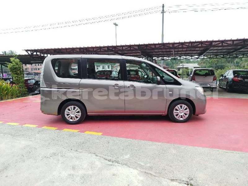 Big with watermark nissan serena brunei muara bandar seri begawan 8126