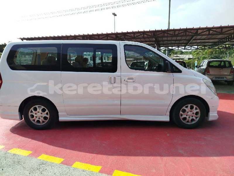 Big with watermark hyundai h1 brunei muara bandar seri begawan 8130