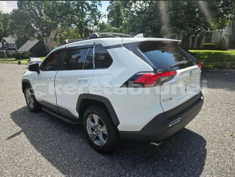 Big with watermark toyota rav4 belait seria 8152