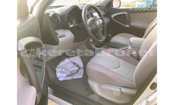 Buy Import Toyota HiAce Other Truck in Import - Dubai in Belait Buy Import Toyota HiAce Other Truck in Import - Dubai in Belait