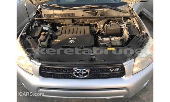 Buy Import Toyota HiAce Other Truck in Import - Dubai in Belait Buy Import Toyota HiAce Other Truck in Import - Dubai in Belait