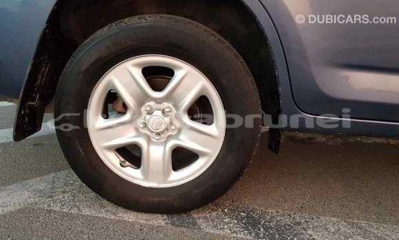 Buy Import Toyota HiAce Blue Truck in Import - Dubai in Belait Buy Import Toyota HiAce Blue Truck in Import - Dubai in Belait