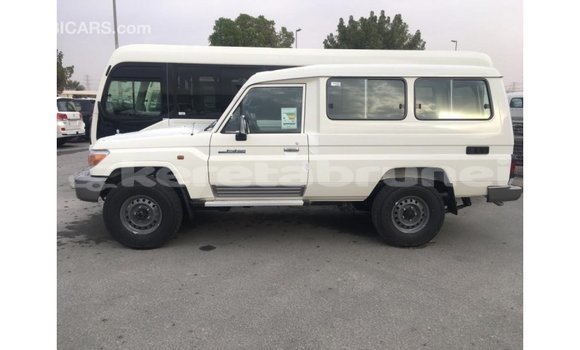 Buy Import Toyota Land Cruiser White Car in Import - Dubai in Belait Buy Import Toyota Land Cruiser White Car in Import - Dubai in Belait