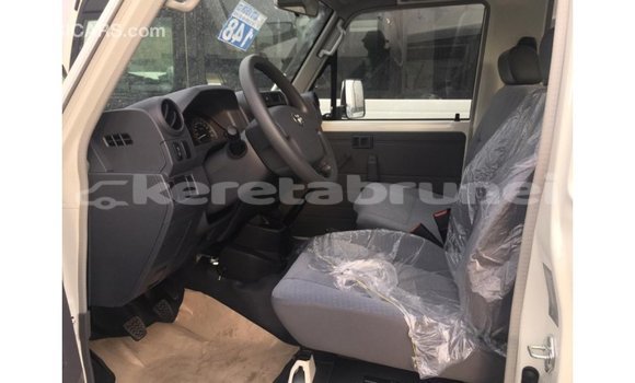 Buy Import Toyota Land Cruiser White Car in Import - Dubai in Belait Buy Import Toyota Land Cruiser White Car in Import - Dubai in Belait